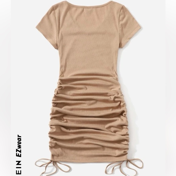 V-neck Drawstring Ruched Side Dress - Picture 3 of 3